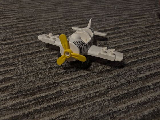 LEGO самолёт, кадр 03