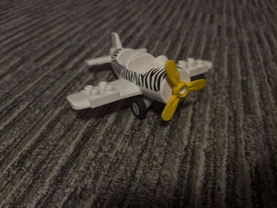 LEGO самолёт, кадр 05