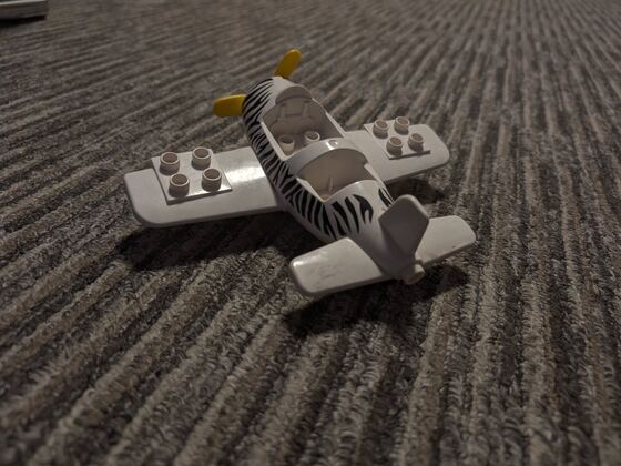 LEGO самолёт, кадр 08