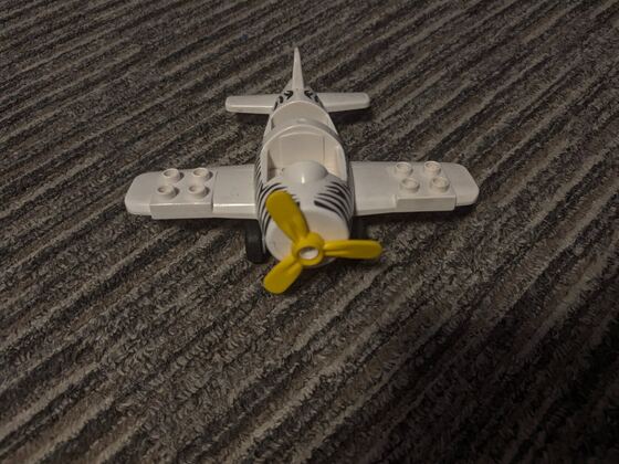 LEGO самолёт, кадр 15